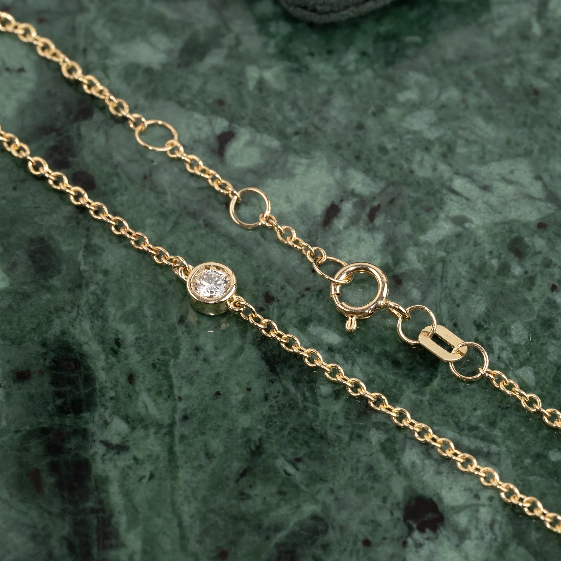 SOLITAIRE BEZEL-SET LAB-DIAMOND BRACELET - 0.08ct - YG - Image 3