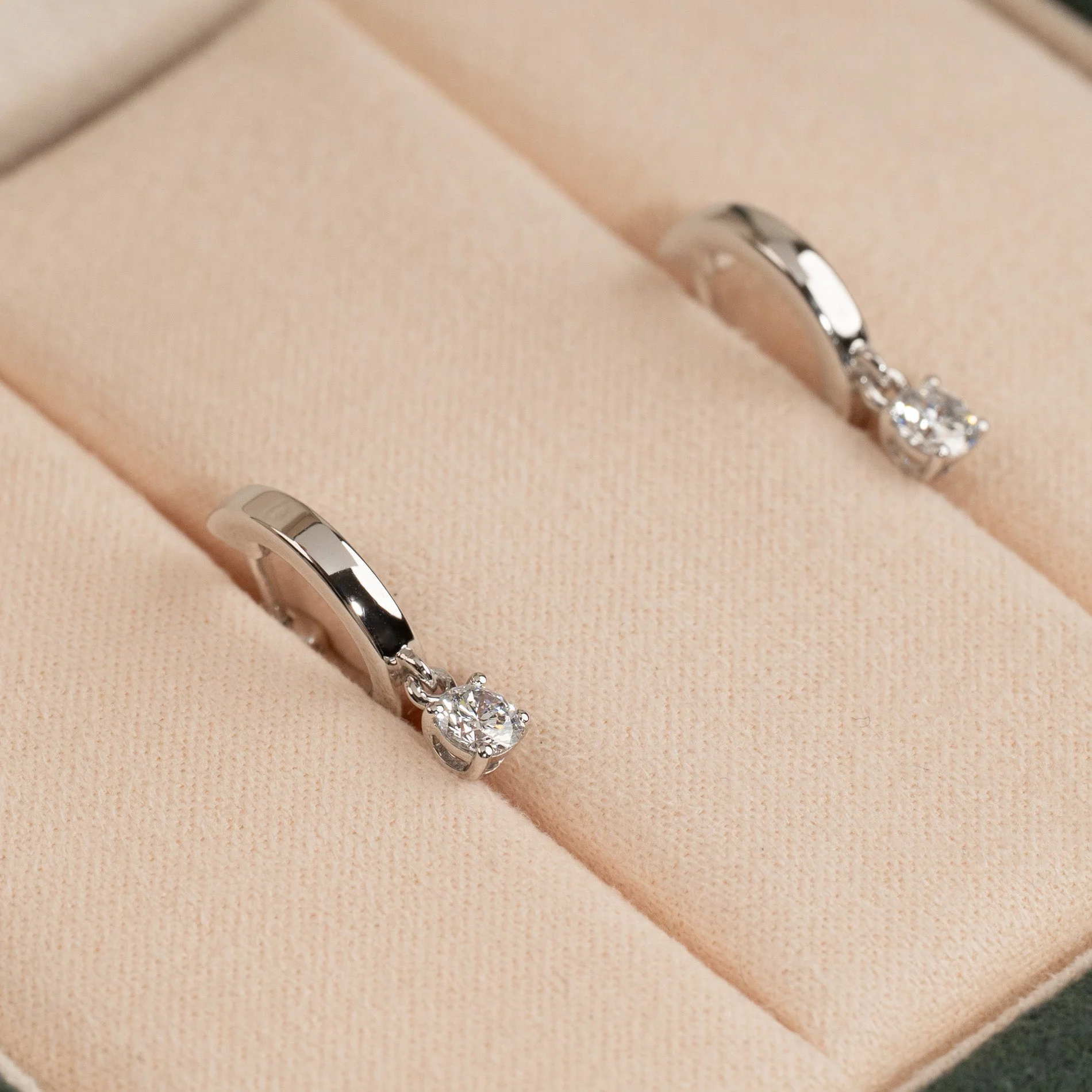 SOLITAIRE DIAMOND DROP CREOL EARRING - Image 2