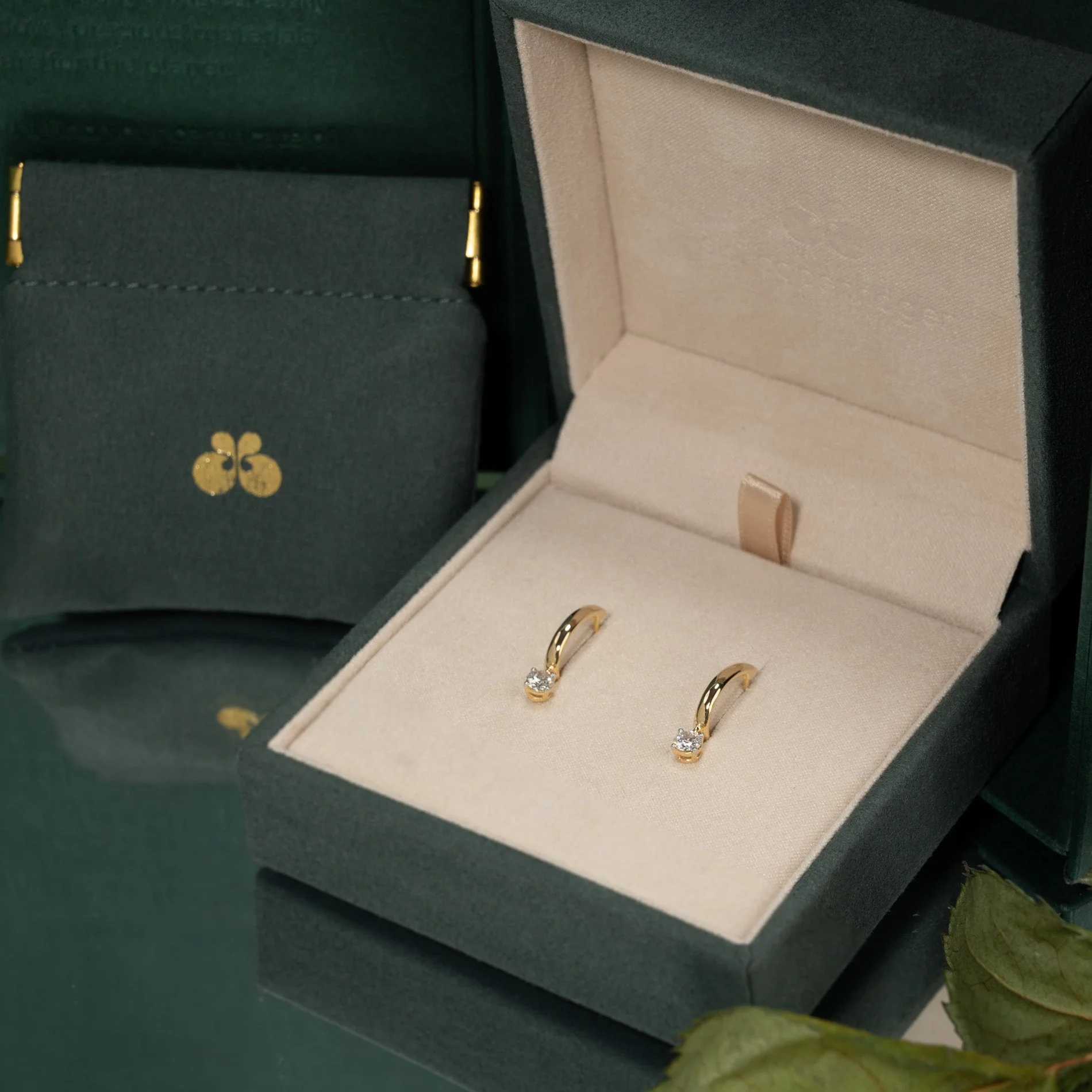 SOLITAIRE DIAMOND DROP CREOL EARRING - Image 4