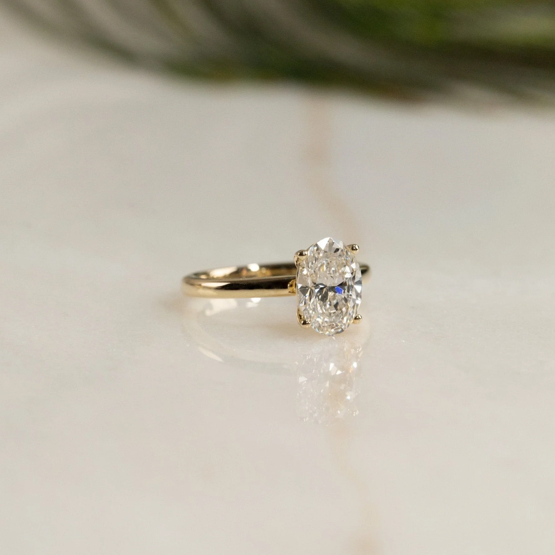 SOLITAIRE OVAL-CUT LAB-DIAMOND RING - 2.0ct - YG
