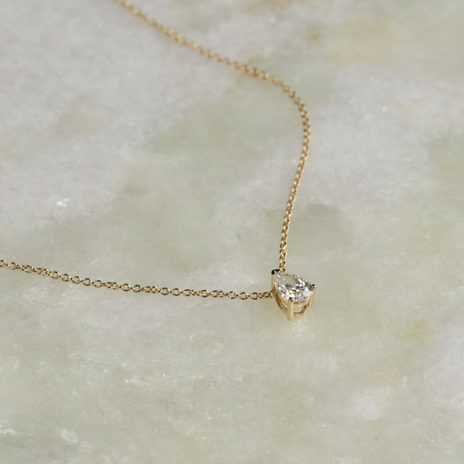 SOLITAIRE PEAR-CUT LAB-DIAMOND PENDANT - 0.45ct - YG