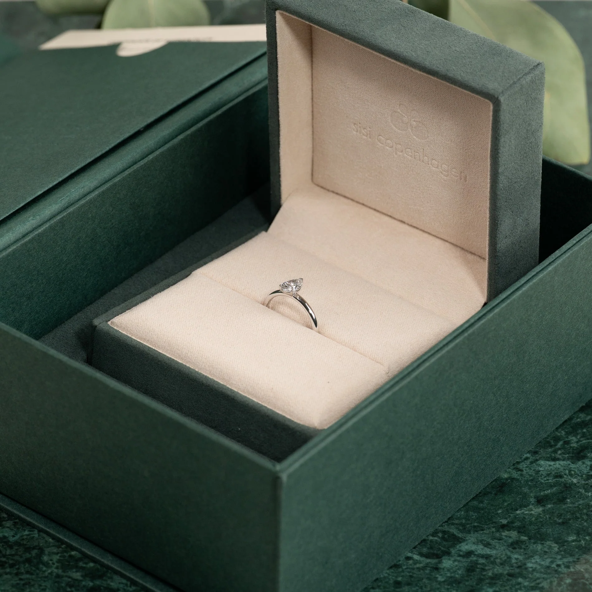 SOLITAIRE PEAR-CUT LAB-DIAMOND RING - 0.75ct - WG - Image 7