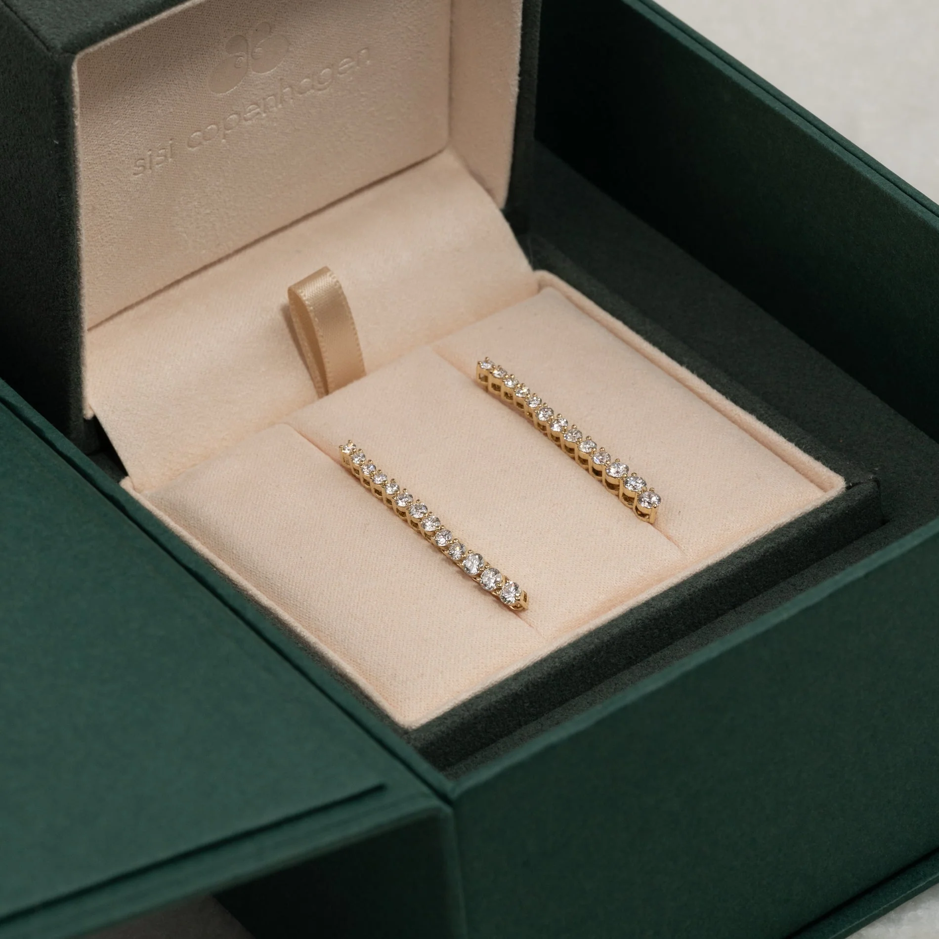 TENNIS LAB-DIAMOND DROP EARRING - 1.6ct - YG - Image 11
