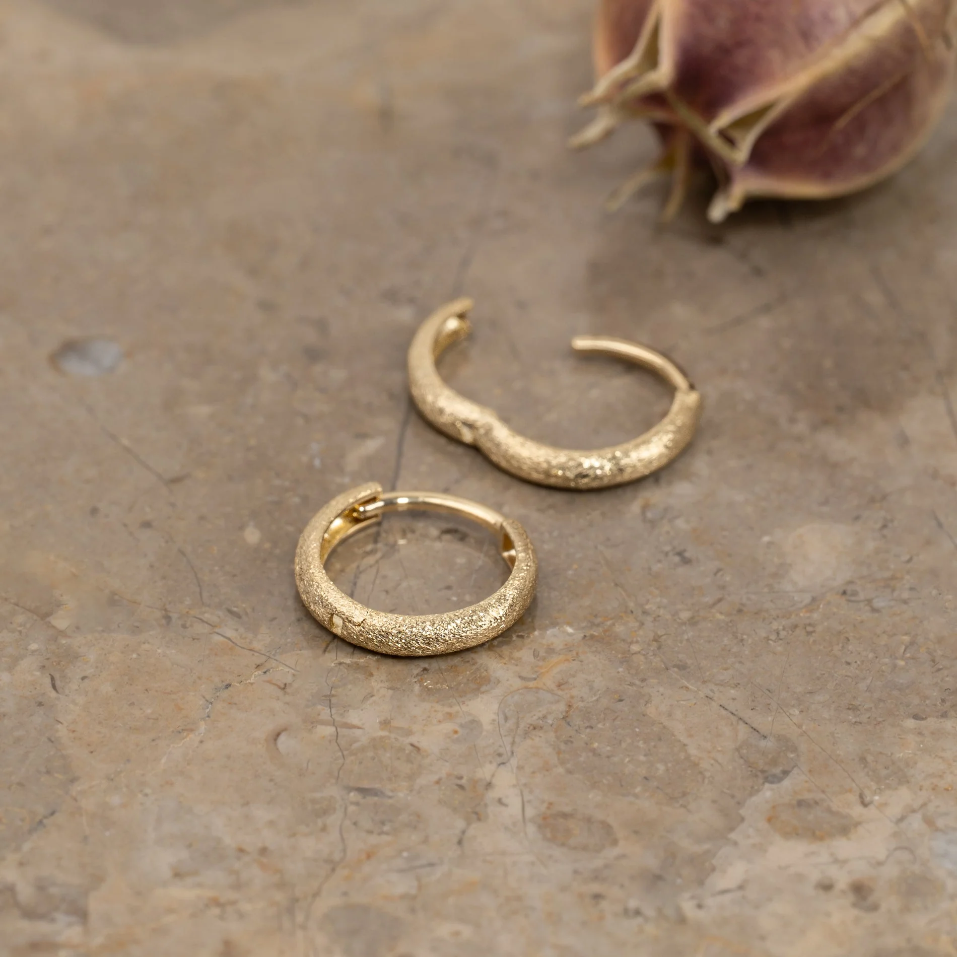 THEA SOLID GOLD HUGGIE EARRING - Image 3