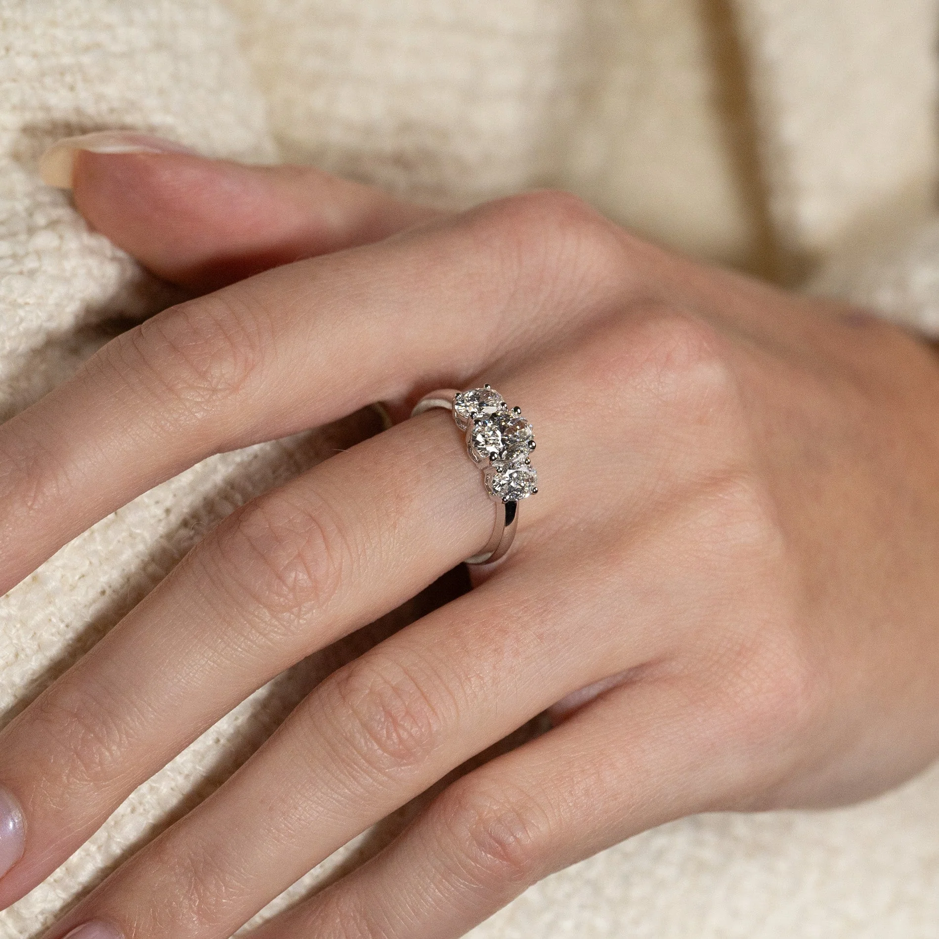 THREE-STONE OVAL-CUT LAB-DIAMOND RING - 2.0ct - WG - Image 2
