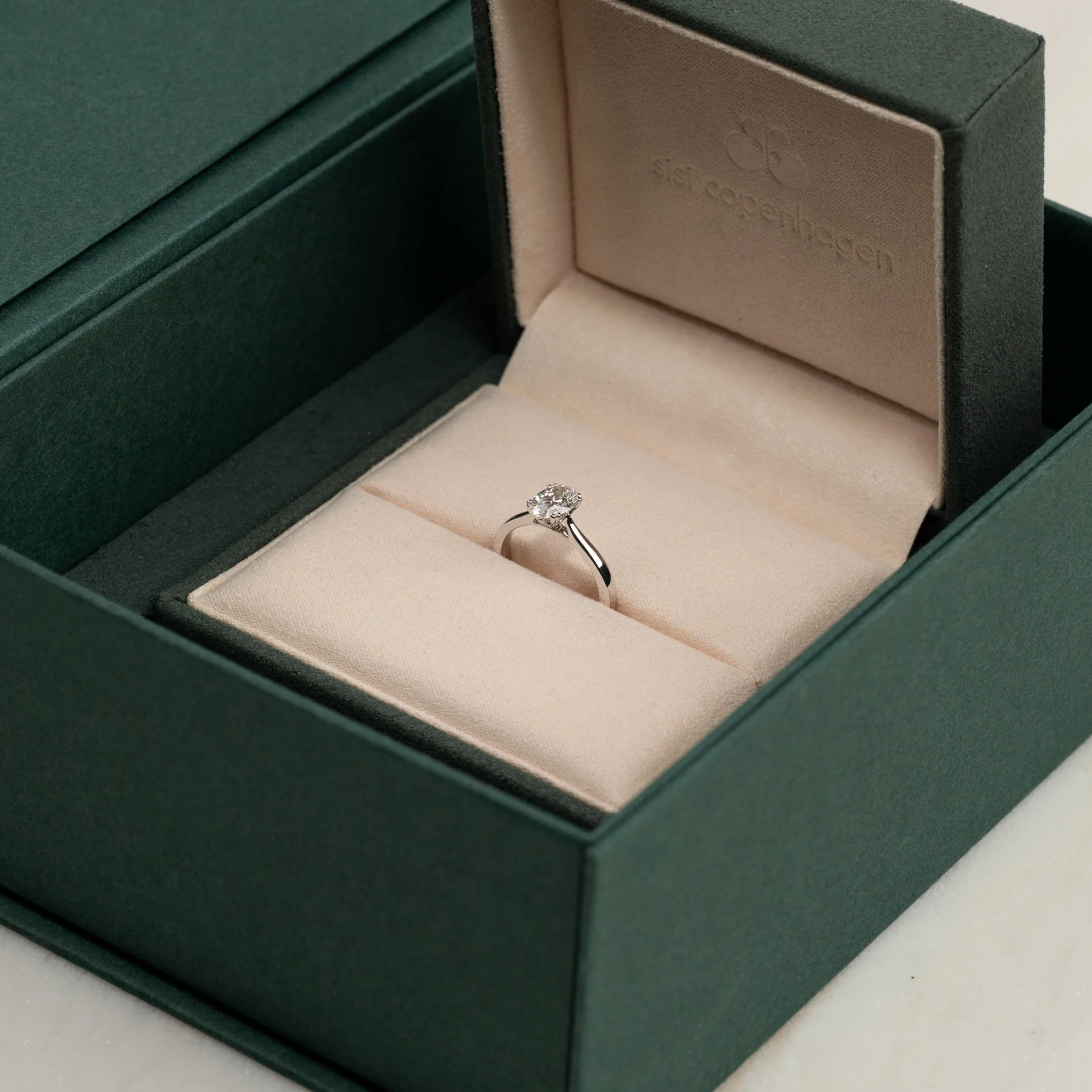 SOLITAIRE TULIP-SET OVAL-CUT LAB-DIAMOND RING - 1.0ct - WG - Image 8