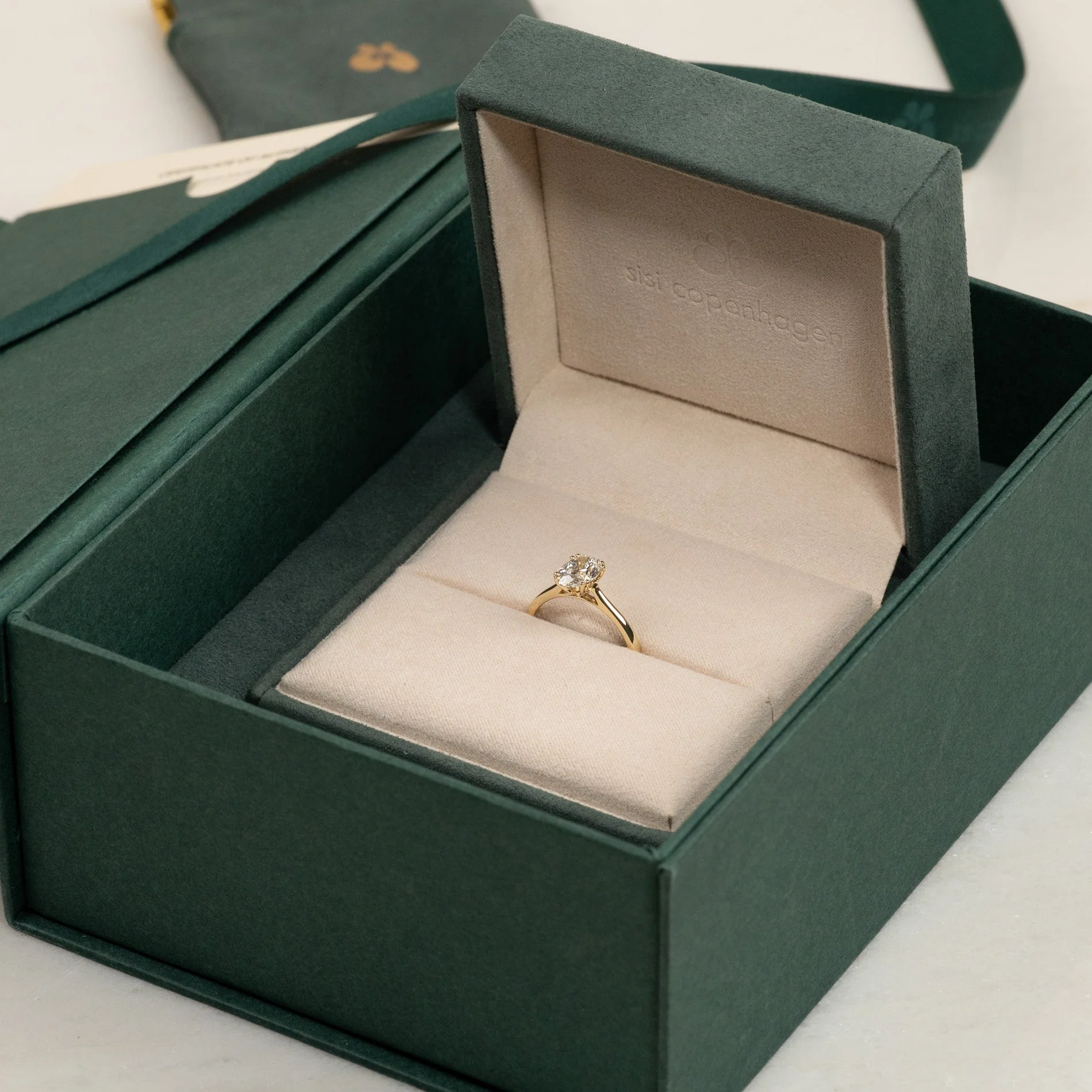 SOLITAIRE TULIP-SET OVAL-CUT LAB-DIAMOND RING - Image 8