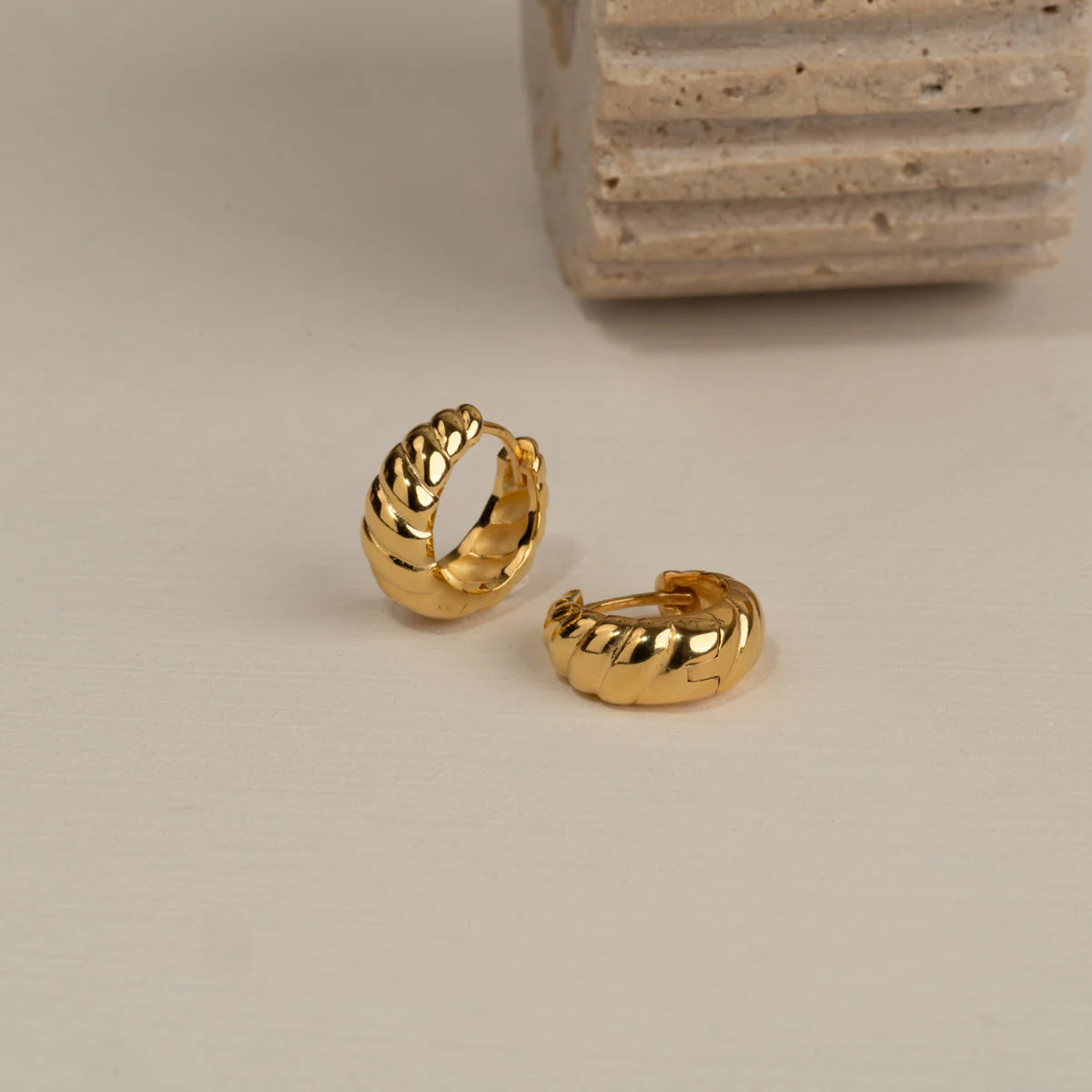 ULRIKKA GOLDEN CREOL EARRING