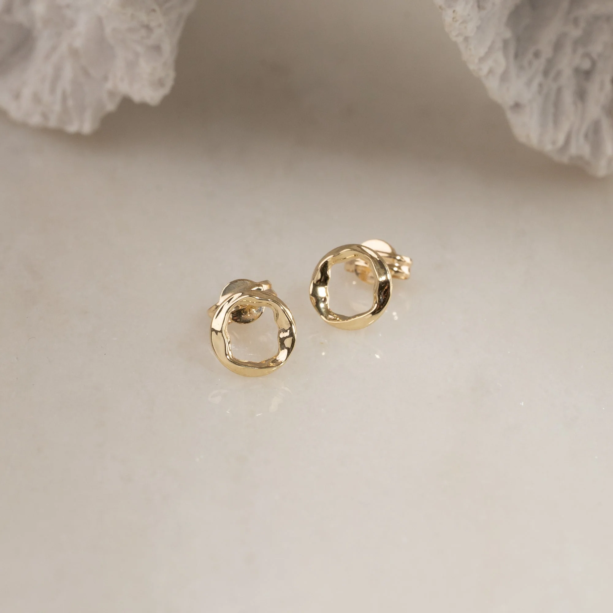 VILMA SOLID GOLD STUD EARRING