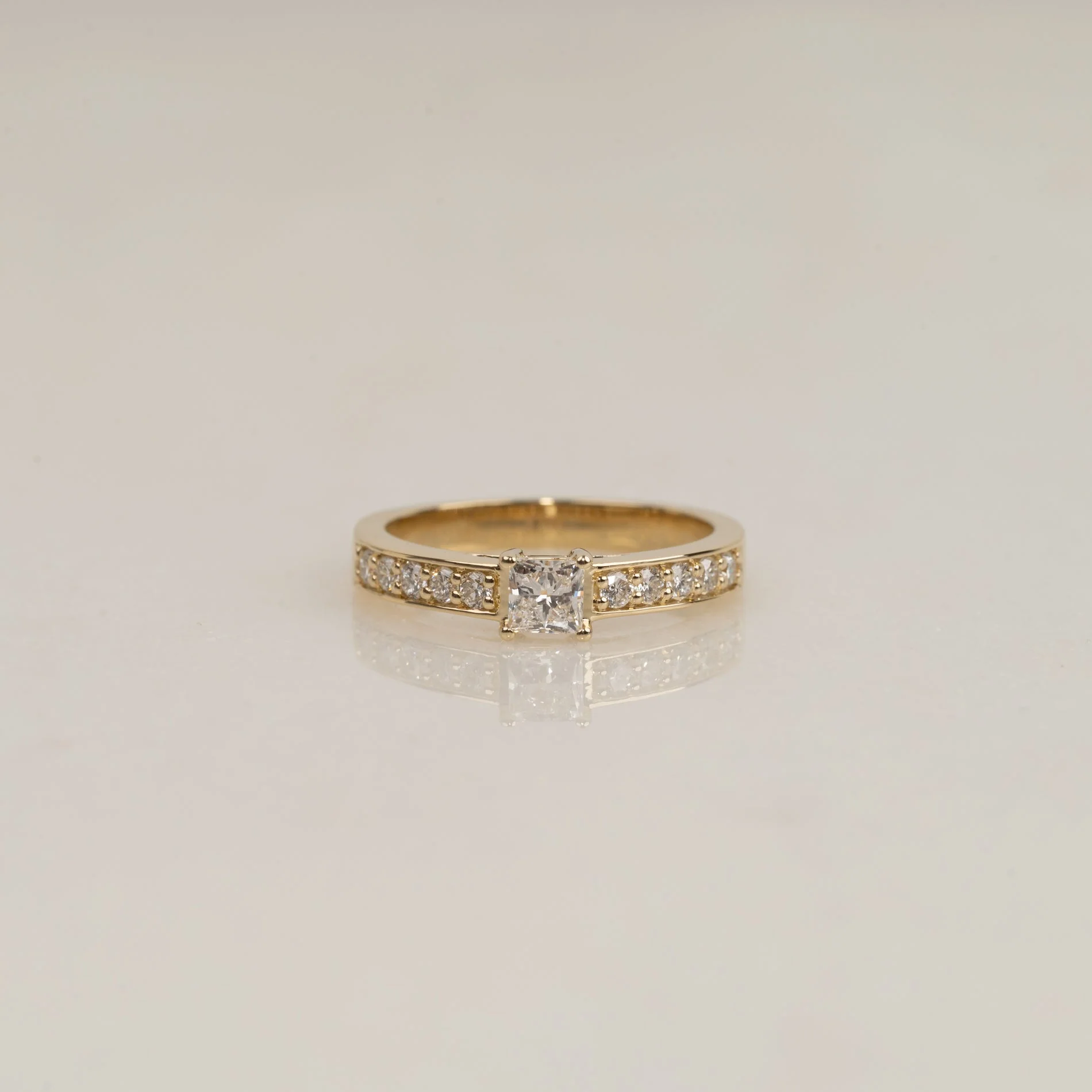 VINTAGE PRINCESS-CUT ALLIANCE LAB-DIAMOND RING - 0.70ct - Image 6