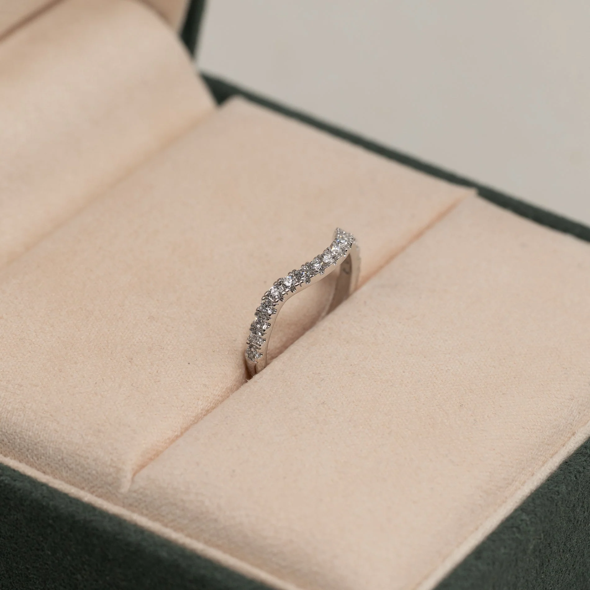WIDE CURVE STACKING ALLIANCE LAB-DIAMOND RING - 0.30ct - WG - Image 2