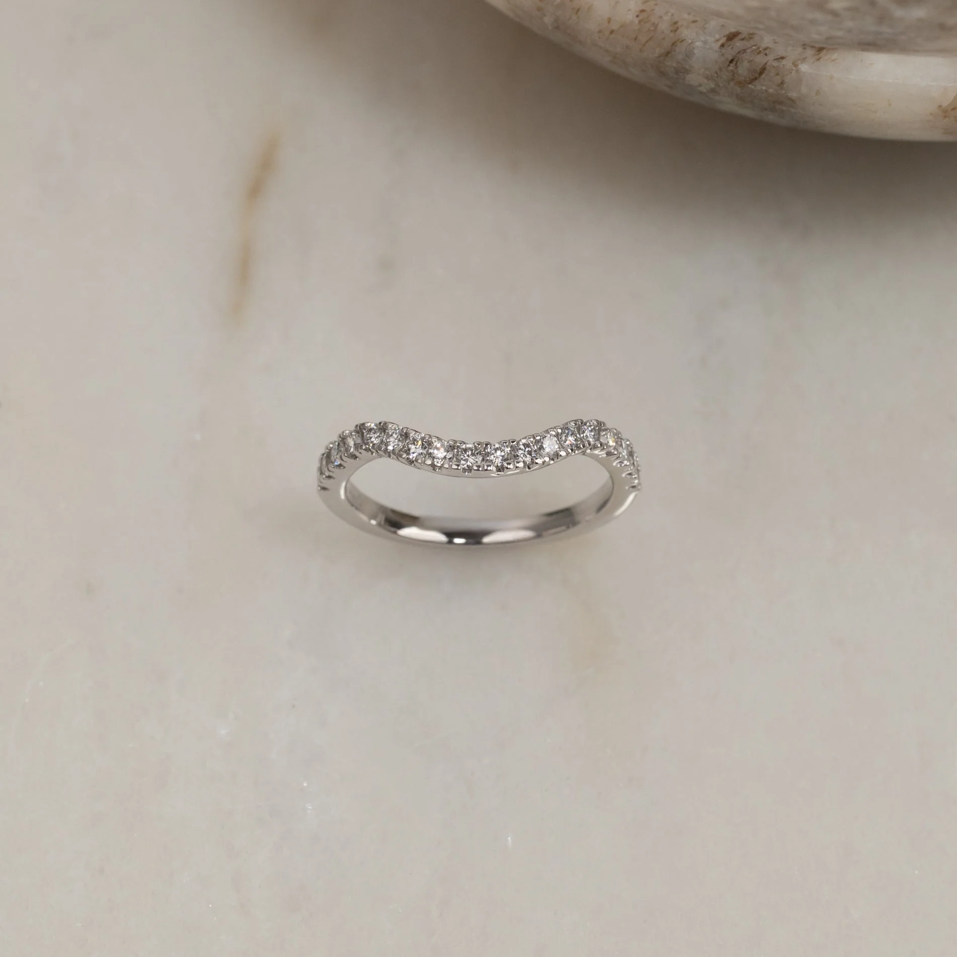 WIDE CURVE STACKING ALLIANCE LAB-DIAMOND RING