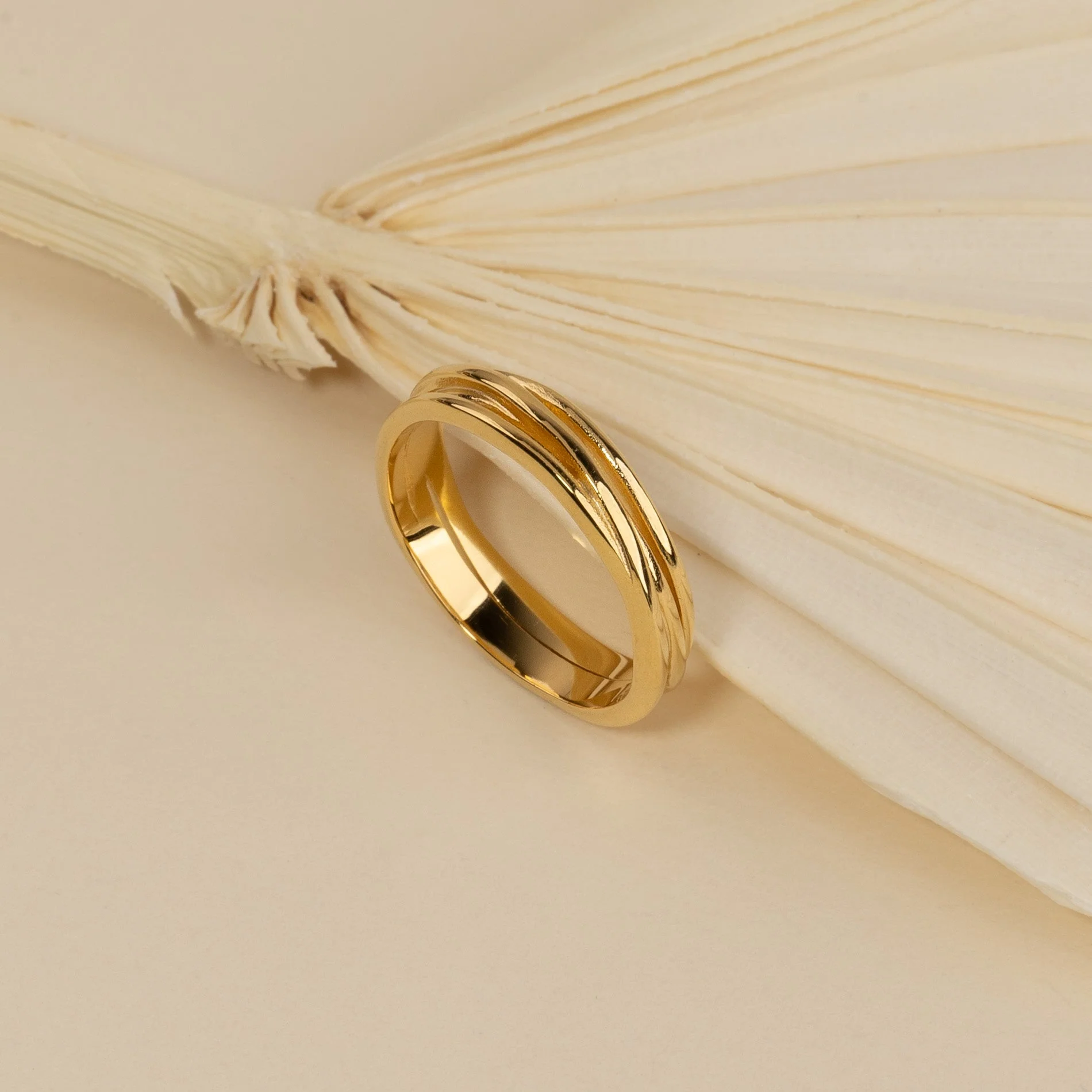 WILLOW GOLDEN RING