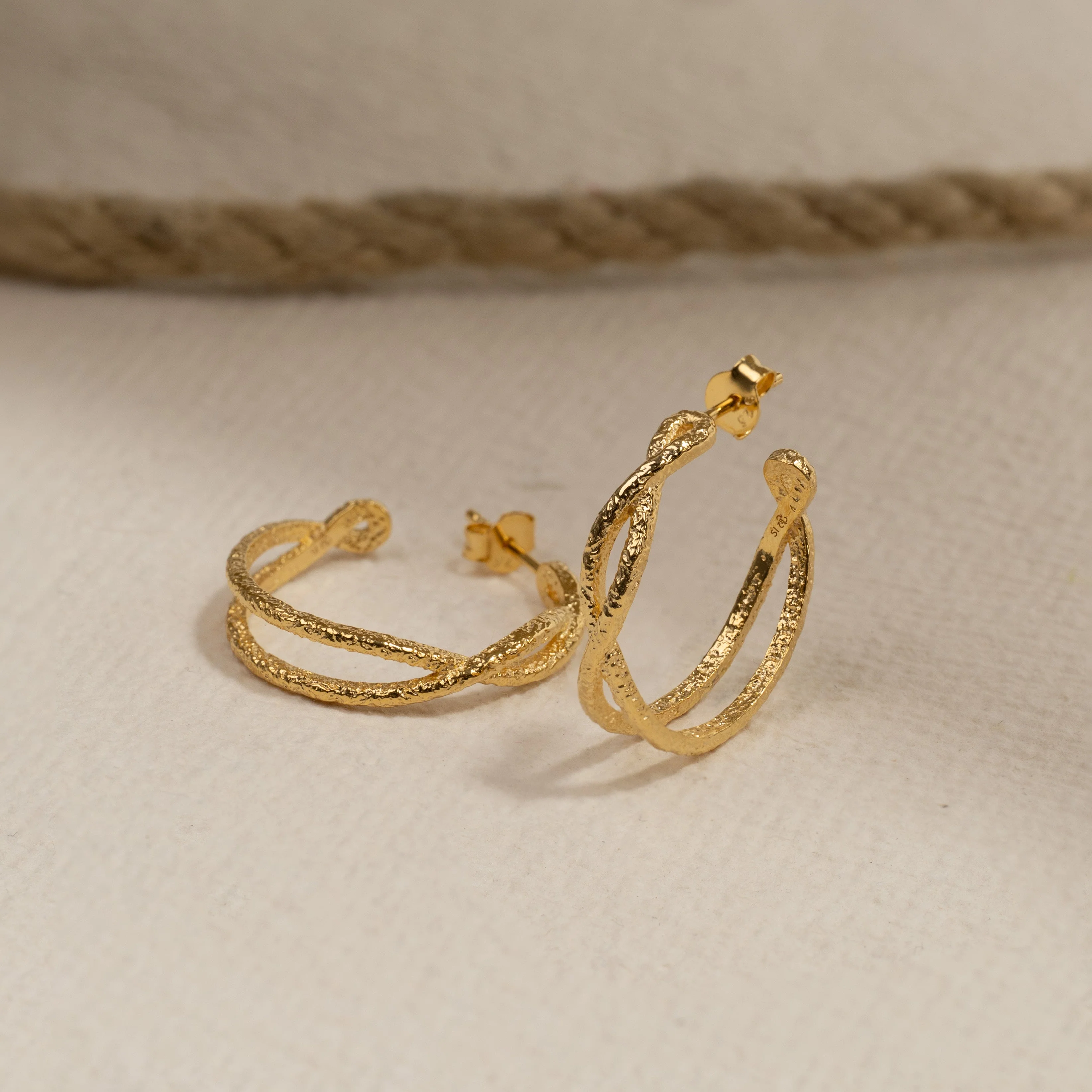 WINNIE LARGE GOLDEN CREOL EARRING - Image 3