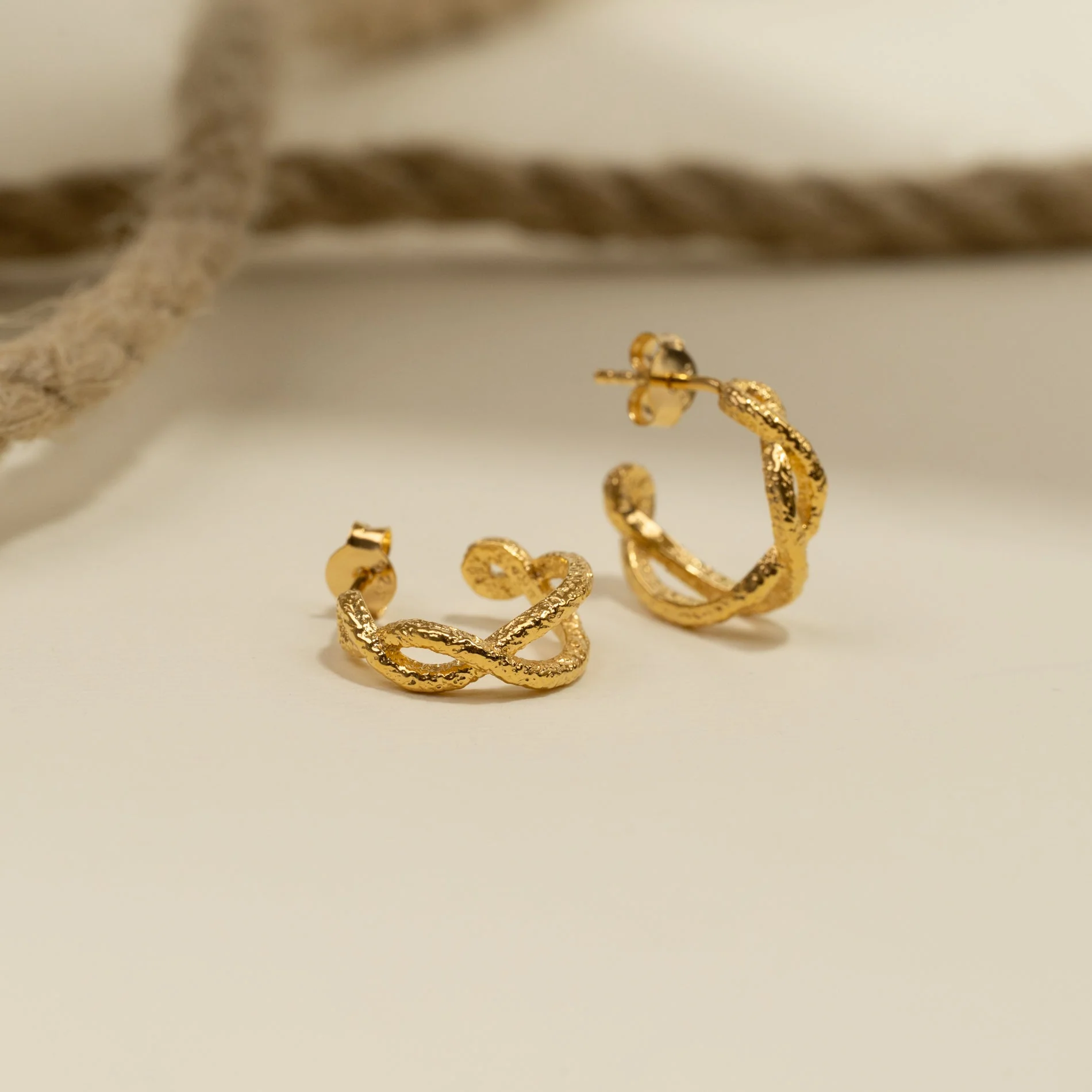 WINNIE SMALL GOLDEN CREOL EARRING - Image 5