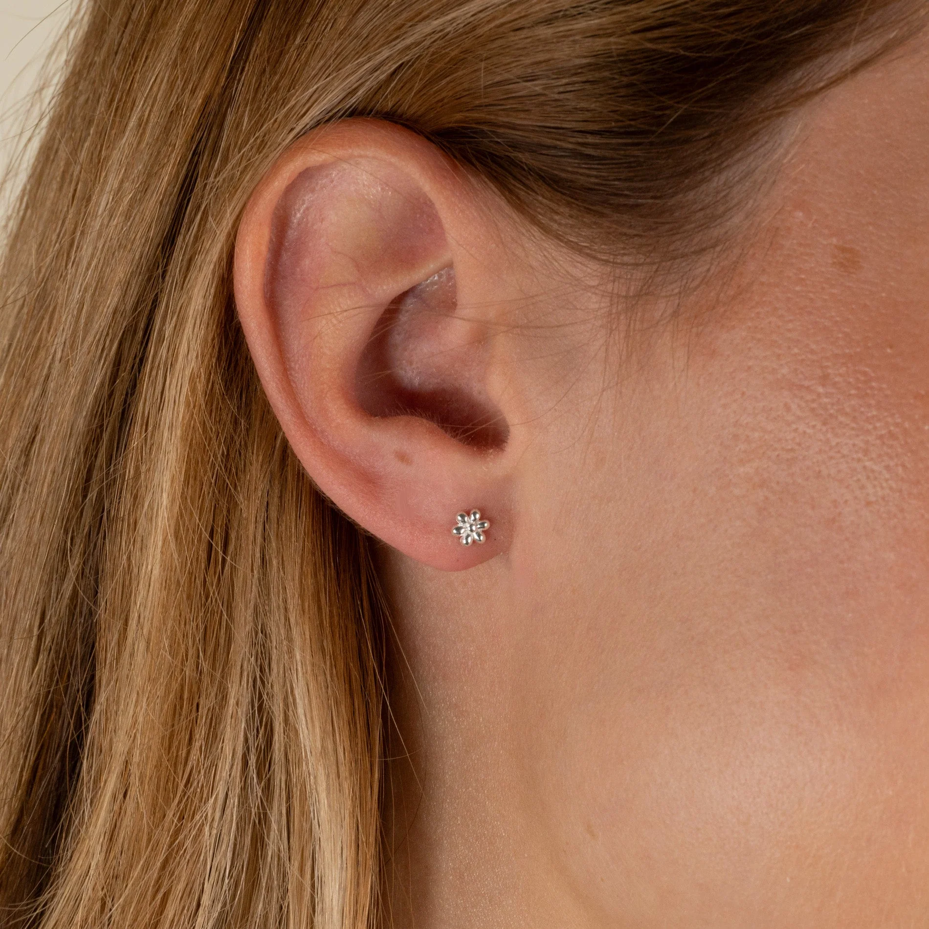 YDUN SILVER EARRING - Image 2