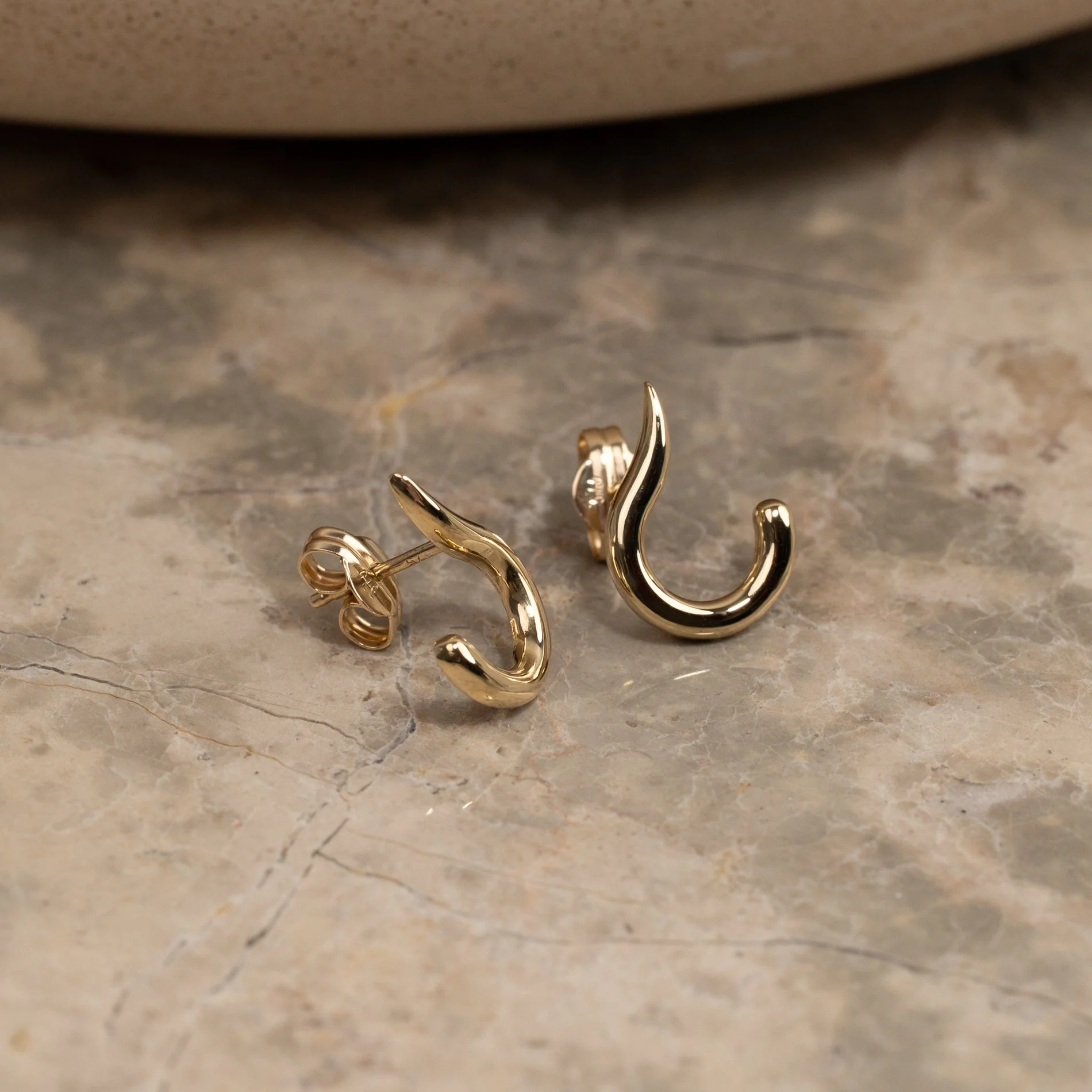 ZOLA SOLID GOLD STUD EARRING - Image 2